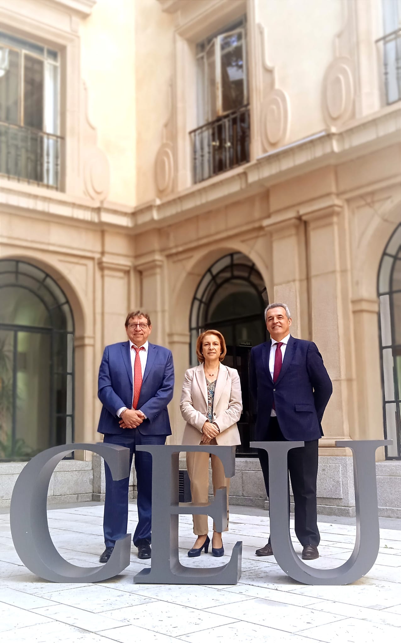 The president of ASEPELT, José-María Montero, proposes to the vice president of the CRUE that Spanish Universities finance the open publication of Spanish journals with the FECyT Quality seal